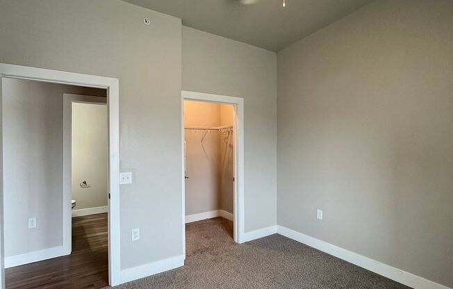 2 beds, 2 baths, 907 sqft, $1,550