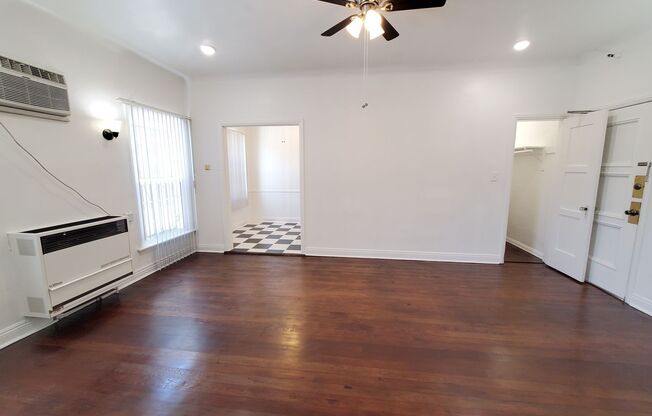 Studio, 1 bath, 470 sqft, $1,700, Unit 106