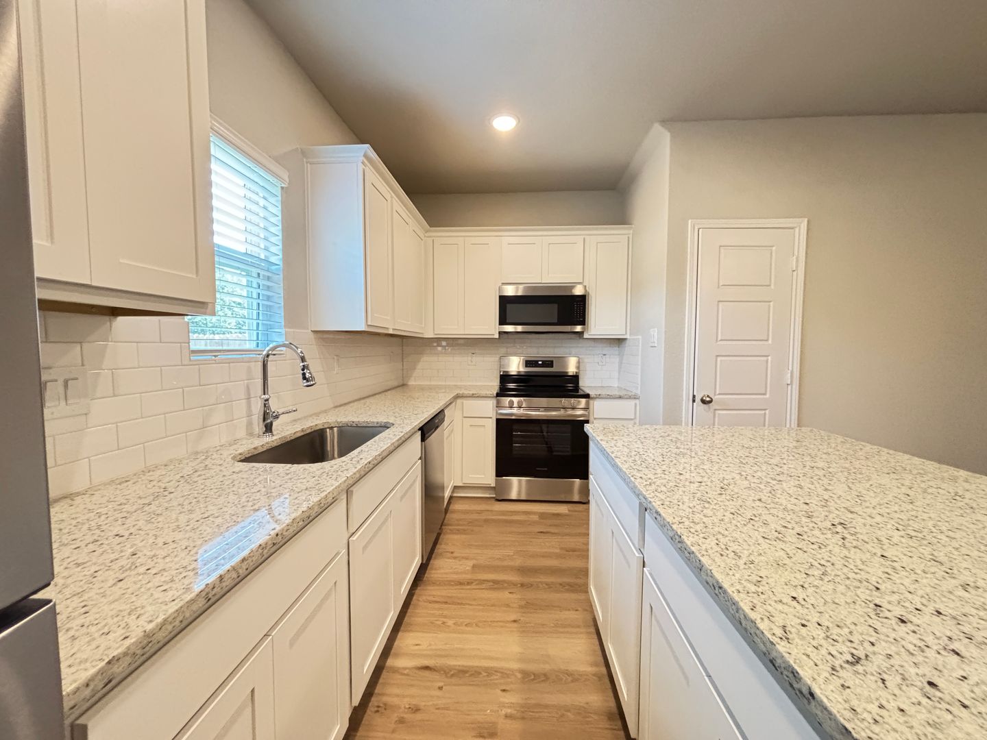 Modern 3 Bd 2.5 Full Bath Townhouse Near UTSA &  LaCantera