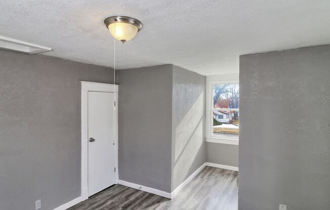 5 beds, 2 baths, $2,300