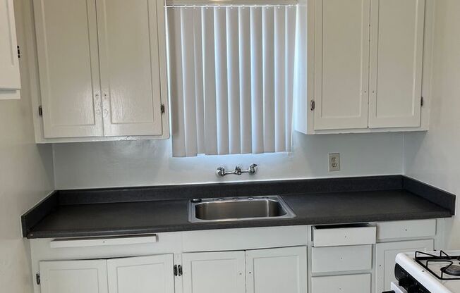 1001-1007 National City