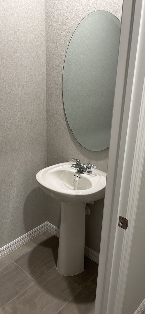 Like new 3 bedroom, 2.5 bathroom, 1 car garage townhouse for rent in Brandon!