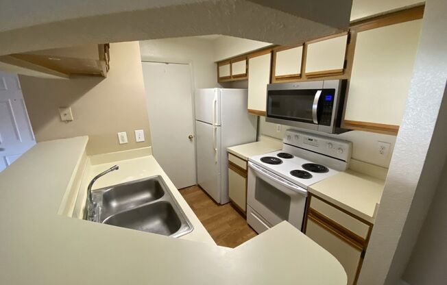 1 bedroom 1 bath washer and dryer included