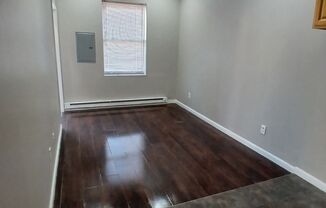 Cozy 2-Bedroom, 2-Bath Single Family Home - Near Fishtown