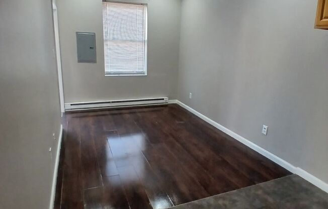 Cozy 2-Bedroom, 2-Bath Single Family Home - Near Fishtown