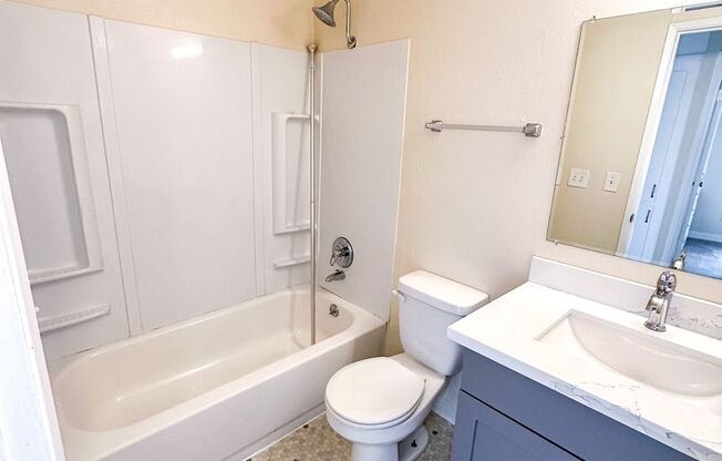 2 beds, 1 bath, 759 sqft, $2,395, Unit 11