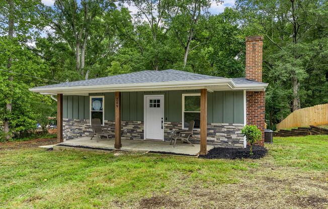 Freshly Remodeled 3 Bedroom, 2 Bath Home, Chesnee