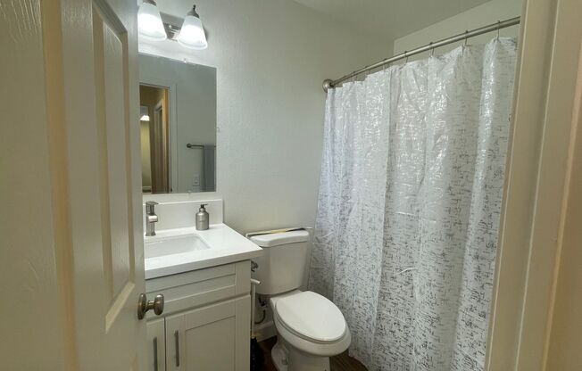 2 beds, 2 baths, 900 sqft, $2,595, Unit 36