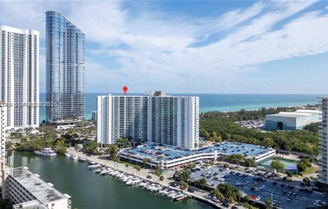 2 beds, 2 baths, 1,357 sqft, $4,000, Unit 100 Bayview Dr # 508
