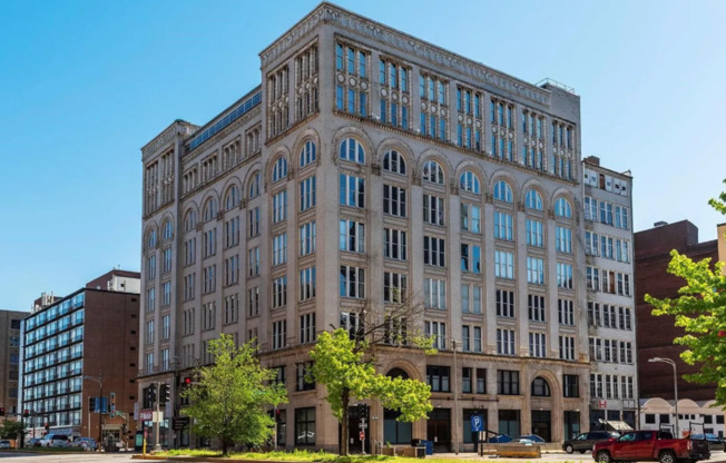 Downtown St. Louis Condo for Rent - Meridian Building