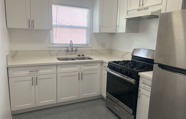 Studio, 1 bath, 400 sqft, $1,695