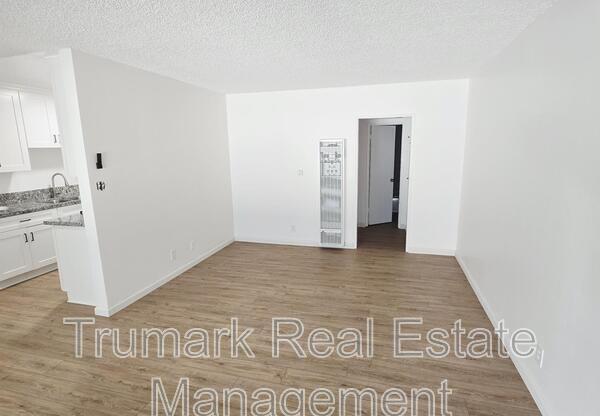 470 RIVERDALE DR