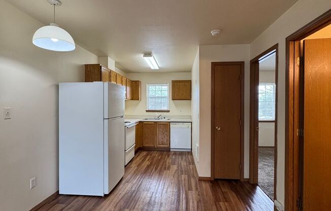 2 beds, 1 bath, $1,198, Unit 115