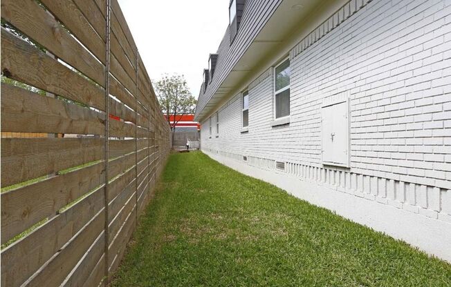 1 bed, 1 bath, $900, Unit 212