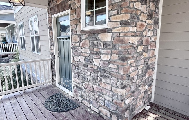 1863 LK GLN DR