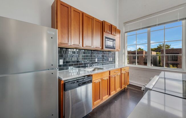 2 beds, 1 bath, 1,056 sqft, $1,595, Unit 200