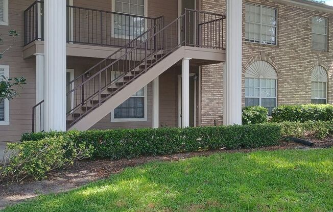 Upgraded 2/2 condo near UCF