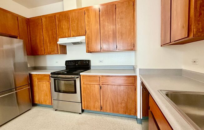 Urban Oasis on Valencia St – 2BR/1BA with Parking Included!-AMSI