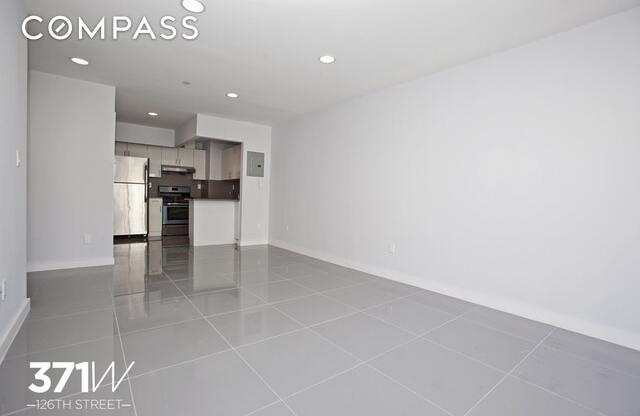 371 W 126 ST