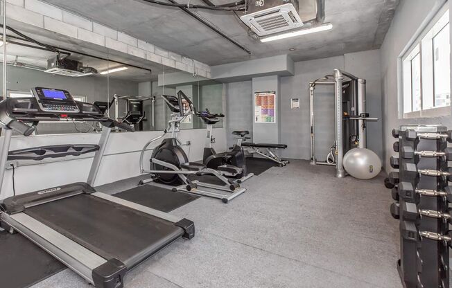 2 beds, 2 baths, 833 sqft, $2,650, Unit 606