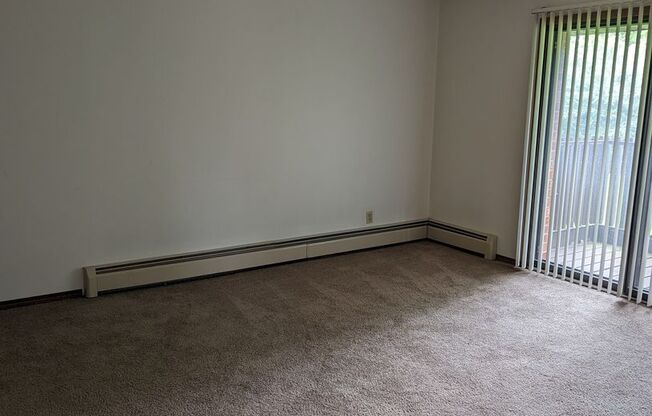 2 beds, 1 bath, 970 sqft, $1,199, Unit FB   4037