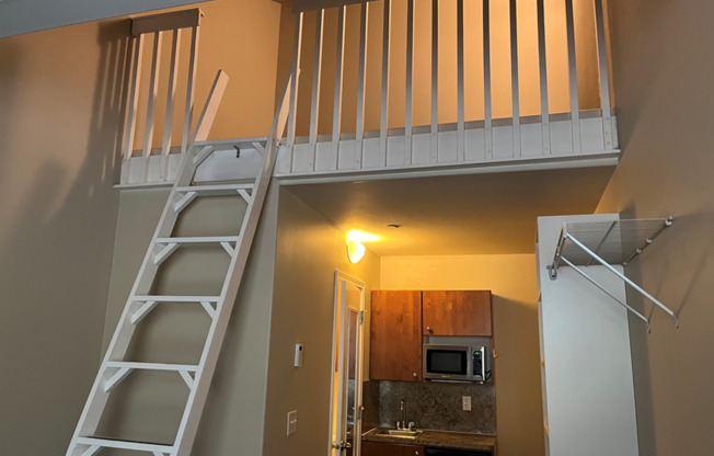 Studio, 1 bath, 150 sqft, $1,149, Unit 6D