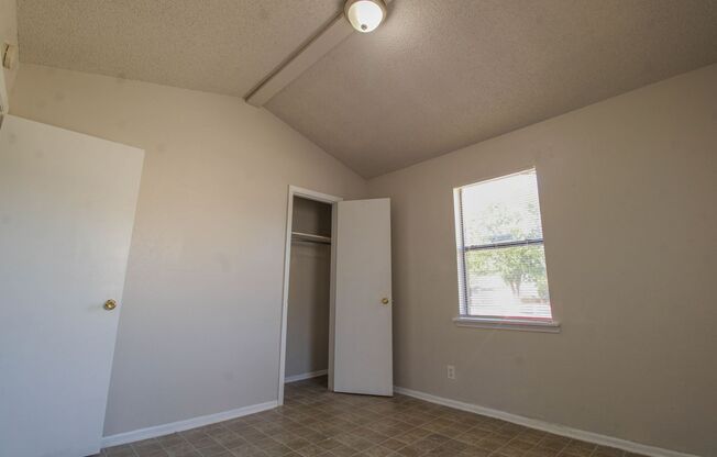 3 beds, 1 bath, $1,395