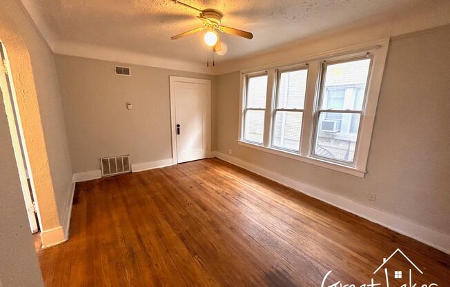 1 bed, 1 bath, $650, Unit Unit 2