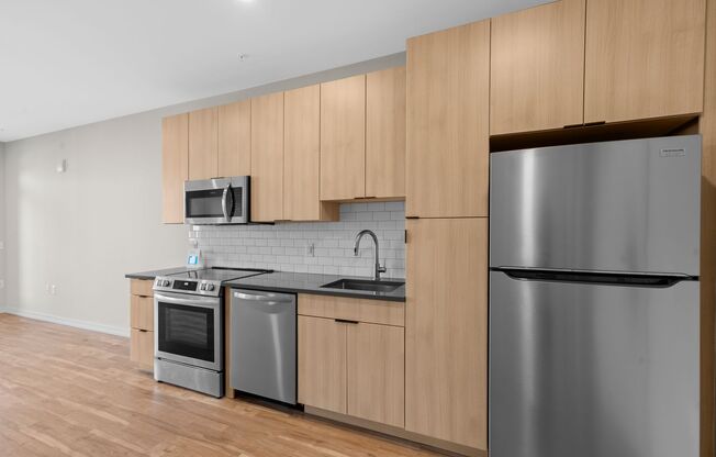 Studio, 1 bath, 548 sqft, $1,820, Unit 403
