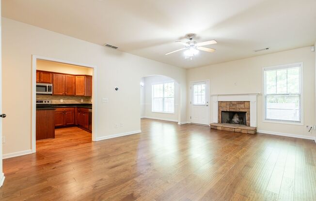 Gorgeous 3 bedroom/2.5 bath in Peachtree Corners!