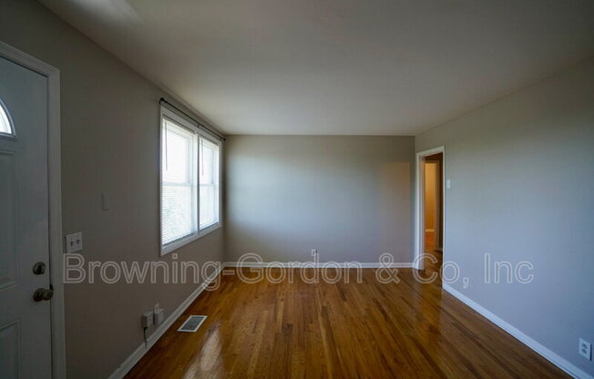 2101 EASTWOOD AVE