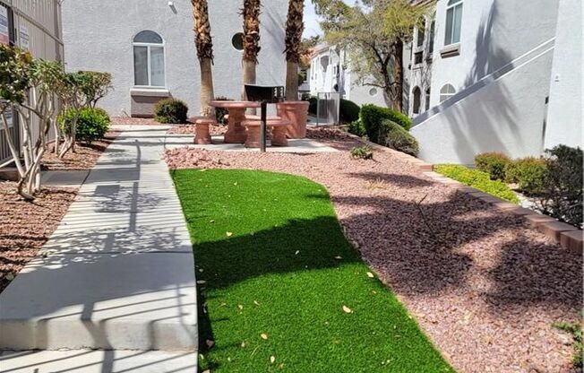 3 beds, 2 baths, $1,445, Unit # 4822