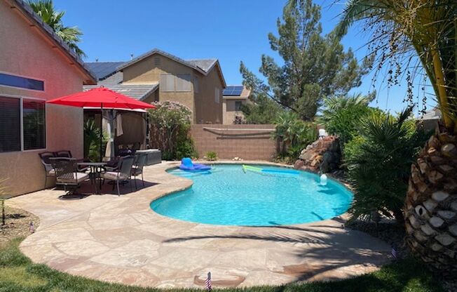 Single Story w/ Pool and Spa - Pool Service Inc. 8/1 move in