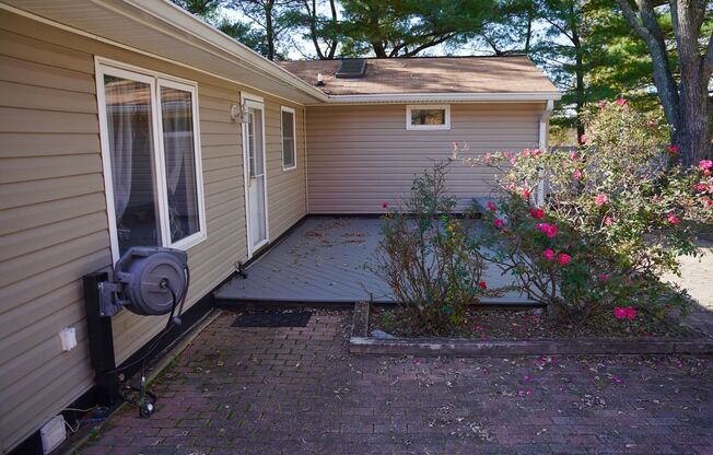 Picturesque 3 BR/2 BA Single Family Home Convenient Laurel!