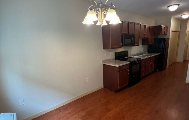 Studio, 1 bath, 612 sqft, $1,075, Unit 423