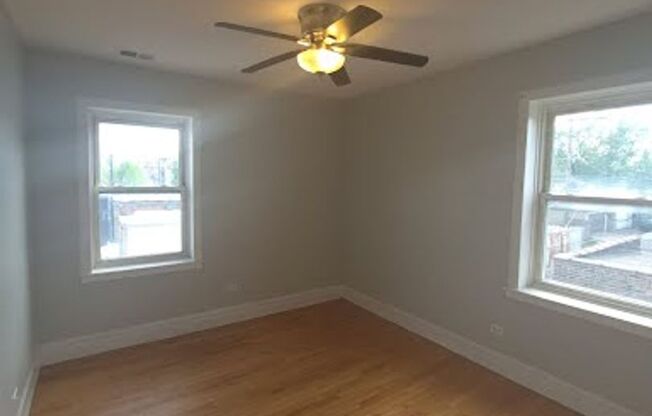 1048 N Cicero Ave