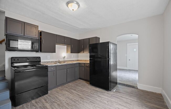 HOOVEN:  Cute 3 bedroom 1 bath home.
