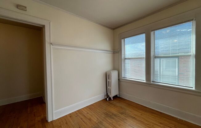 Studio, 1 bath, 450 sqft, $955, Unit 9