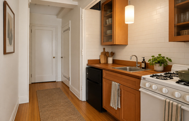 457 West 57 St apt 814
