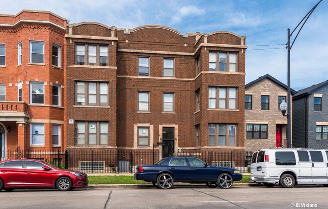 4750-4752 S Indiana Ave