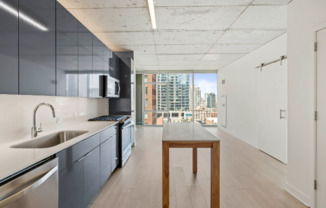 301 W ILLINOIS ST