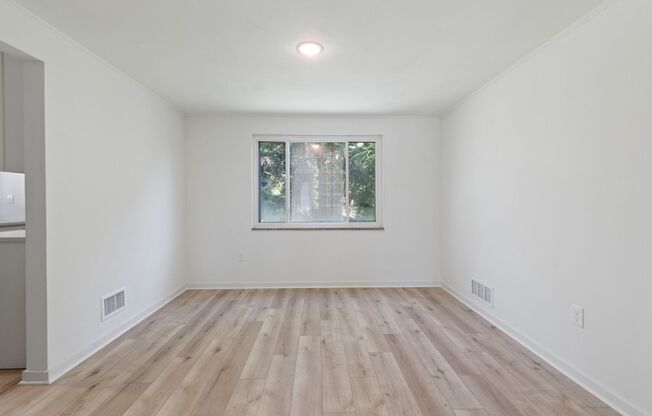 READY FOR MOVE IN! Don't miss this RENOVATED 2 bedroom in BEECHVIEW!