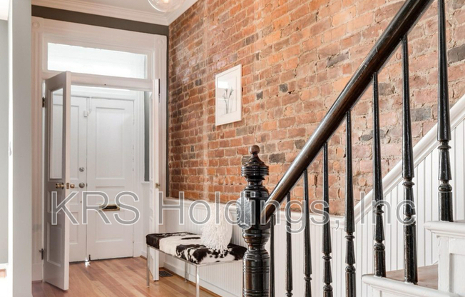 228 N 32 ST