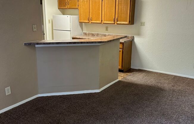 2 beds, 2 baths, 957 sqft, $1,015, Unit 08