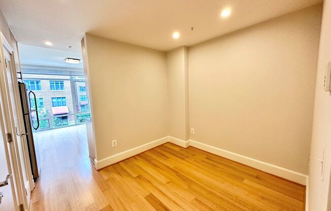1 bed, 1 bath, $2,750, Unit 811