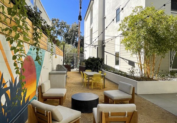 Venice on Rose in Los Angeles