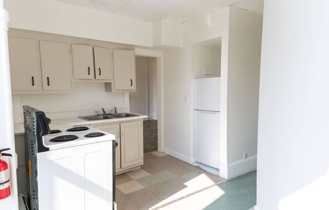 2 beds, 1 bath, $1,075, Unit #2