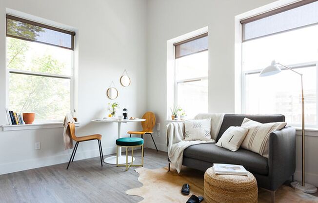 Studio, 1 bath, 356 sqft, $1,250, Unit 504