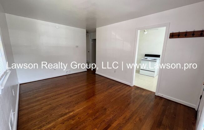 2 beds, 1 bath, 1,280 sqft, $1,075, Unit Forest Hill 338