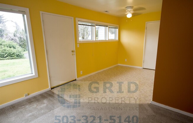 Charming 2 Bedroom Bungalow Available in NE Portland!